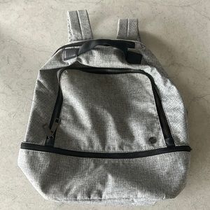 Lululemon commuter backpack